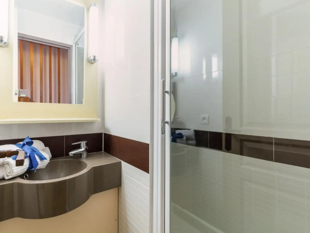 Apartment Village Cap Esterel - L'Esquinade-14 By Interhome Saint-Raphael